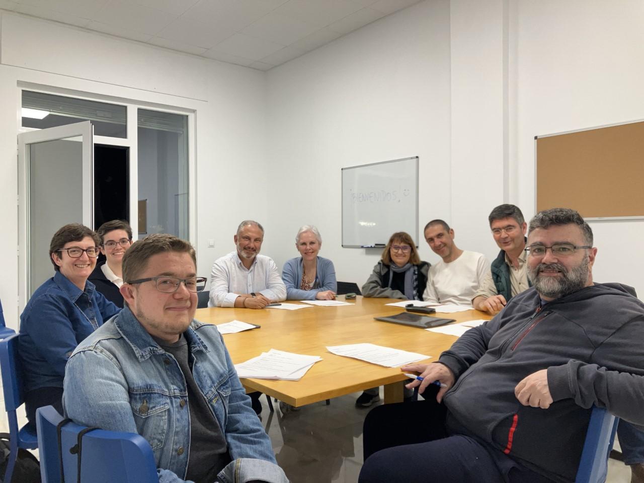 Reunión del incipiente consejo parroquial en el nuevo despacho parroquial