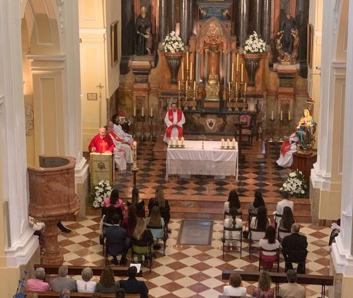 Los alumnos del Colegio de Los Olivos reciben la confirmación