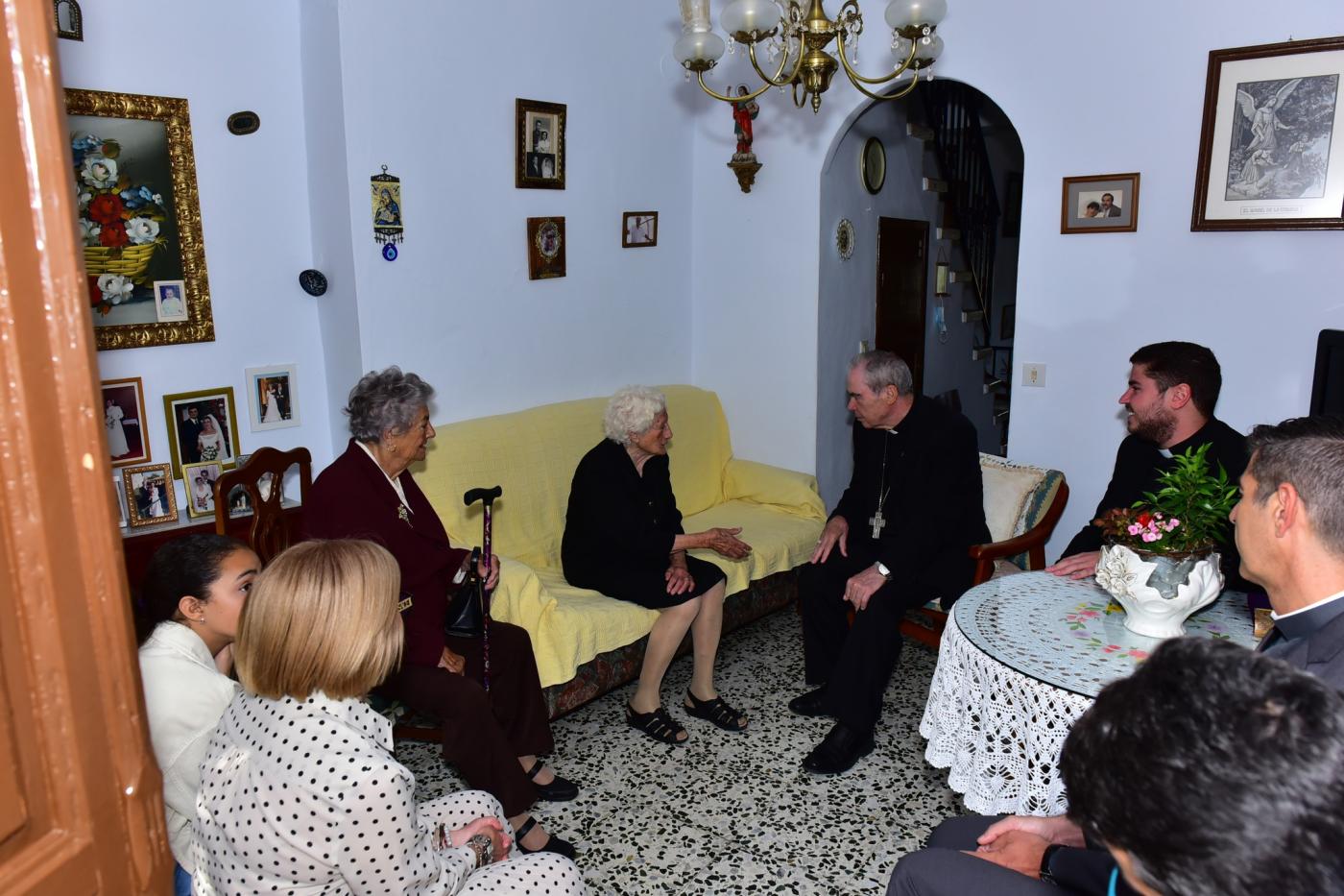 «La Visita de D. Jesús fortalece a la comunidad de Frigiliana para seguir trabajando por el Evangelio»