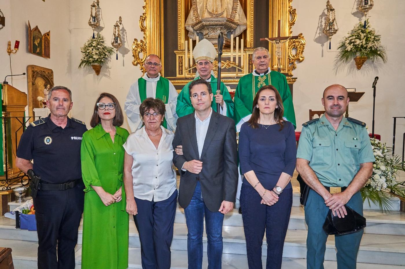 D. Jesús visita la parroquia de Maro y la Cueva de Nerja