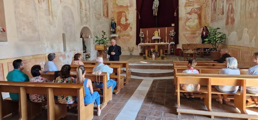 La parroquia de Nuestra Señora de la Encarnación en Benaque recibe al Sr. Obispo