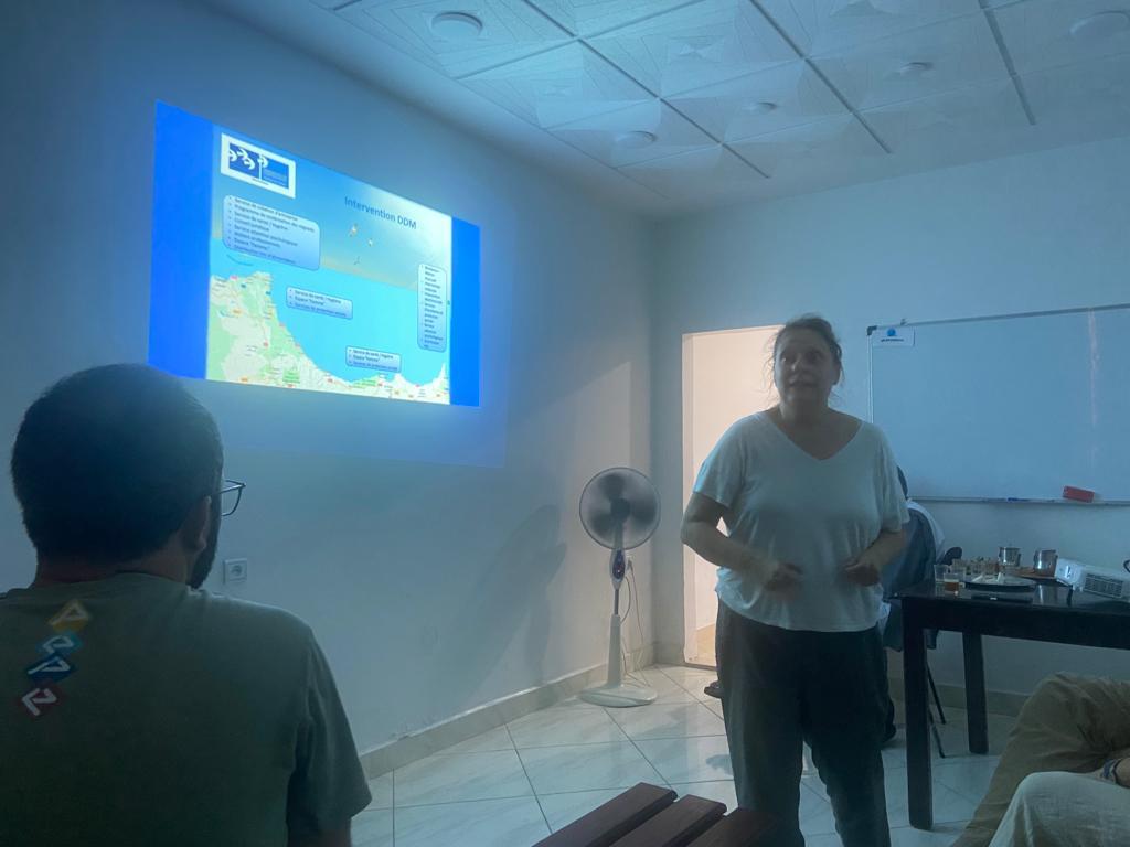 Día 5. Pisando la arena que ve llegar y partir a los migrantes