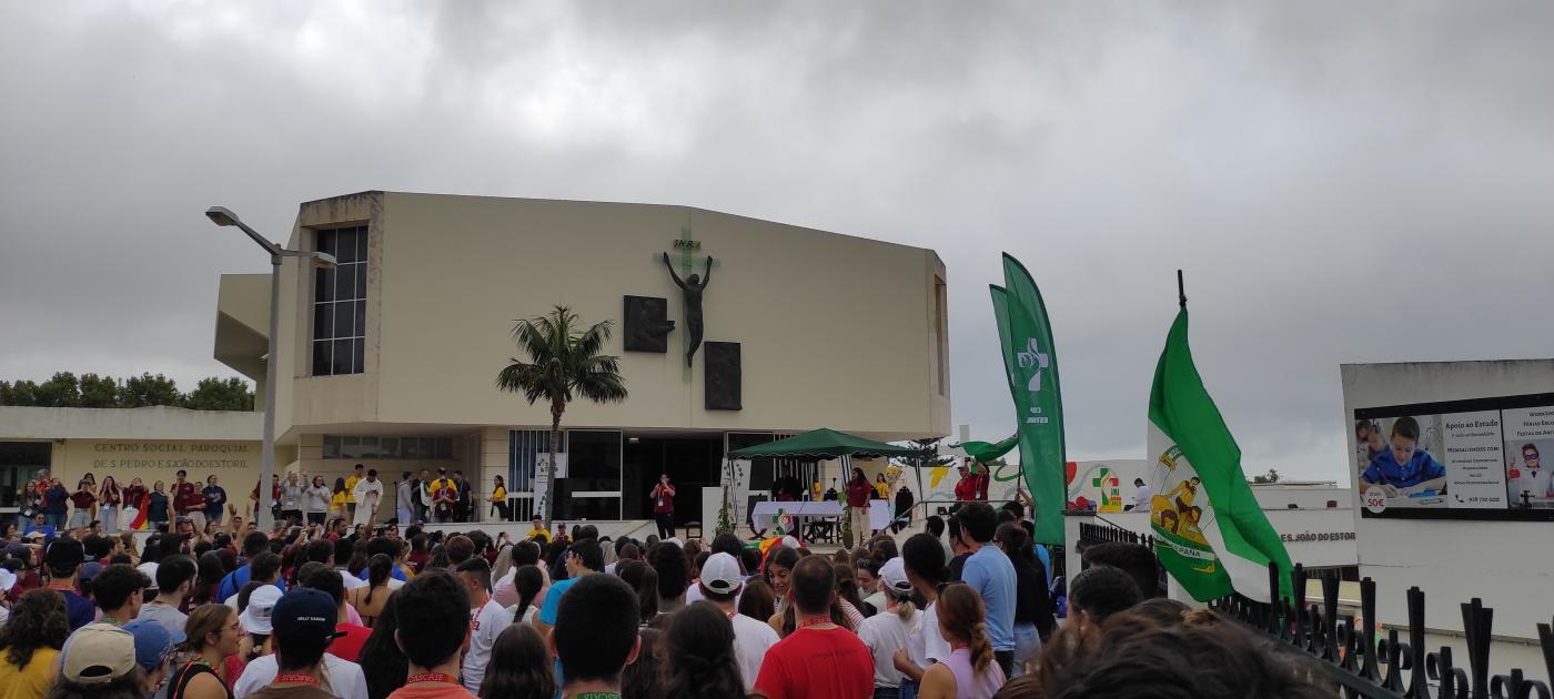 Una mañana de catequesis, confesión y Eucaristía, y una tarde de concierto