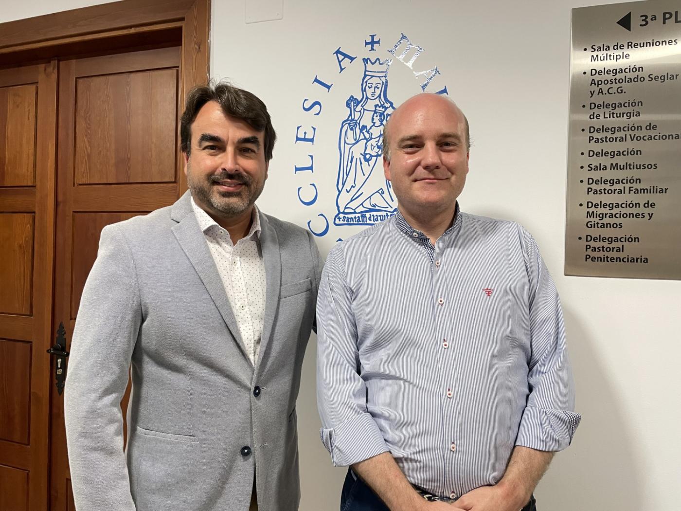 Rubén Camacho: «El trabajo de las hermanas y devotas se transforma en un precioso bordado que ofrecen a la Patrona»