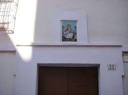 «En calle Capuchinos podemos ver un azulejo histórico en el que se representa la Divina Pastora»