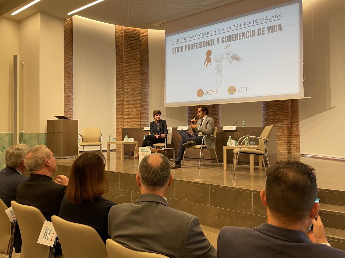 ¿Hacia dónde va el ser humano? Es la pregunta con la que concluyeron las jornadas de ética profesional y coherencia de vida