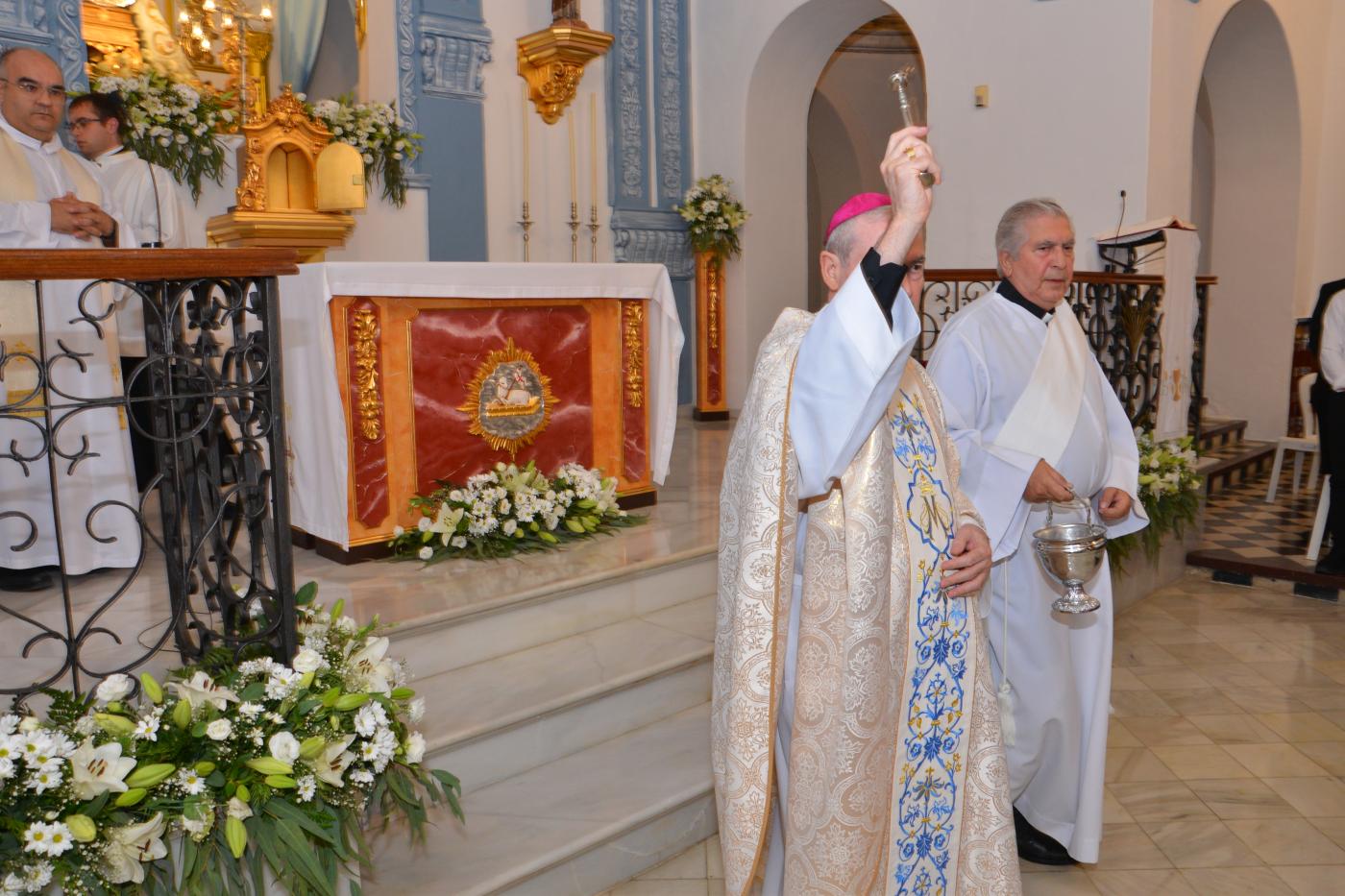 Bendición de la ermita de Nuestra Señora de las Nieves de Torrox, tras su restauración. FOTO: Ayuntamiento de Torrox