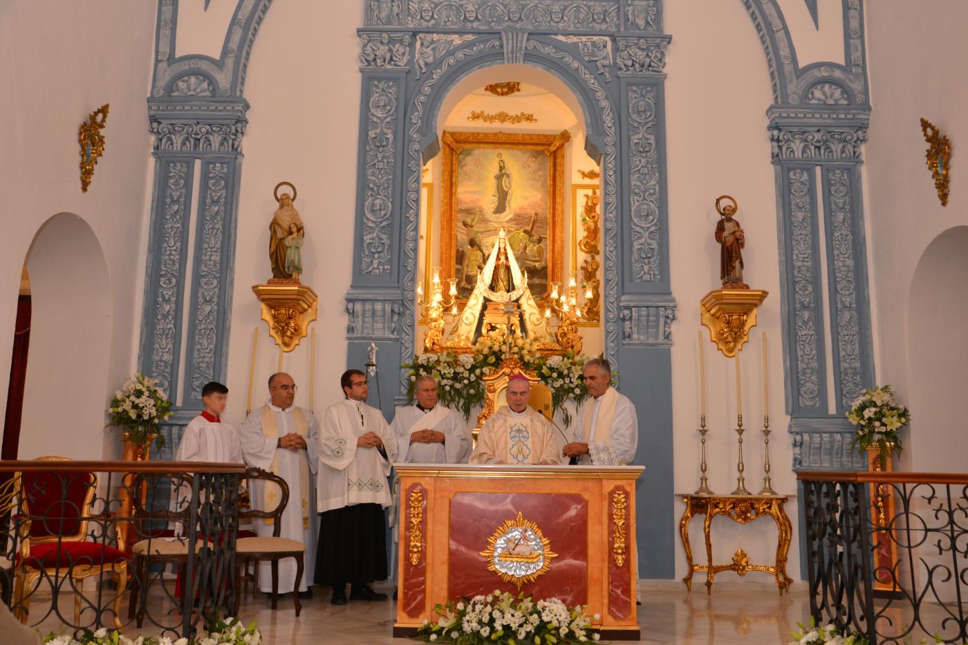 Bendición de la ermita de Nuestra Señora de las Nieves de Torrox, tras su restauración. FOTO: Ayuntamiento de Torrox