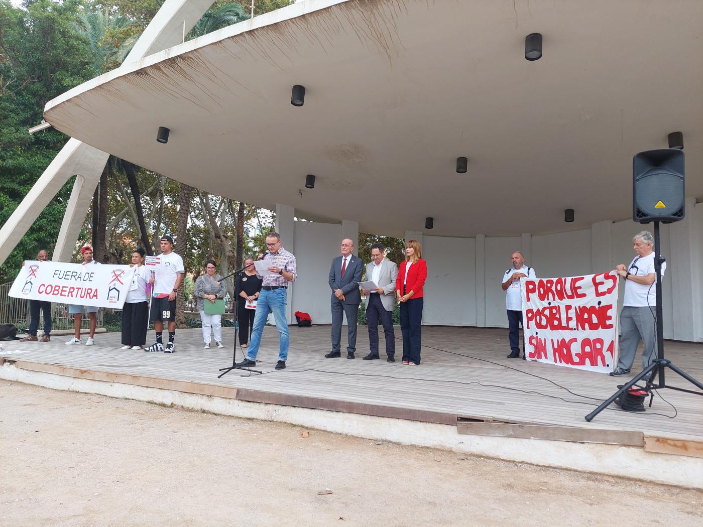 Acto de sensibilización en la campaña por las Personas Sin Hogar, celebrado en el Eduardo Ocón el 26 de octubre