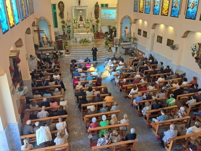 «La parroquia de Los Boliches le da su más cariñosa bienvenida»