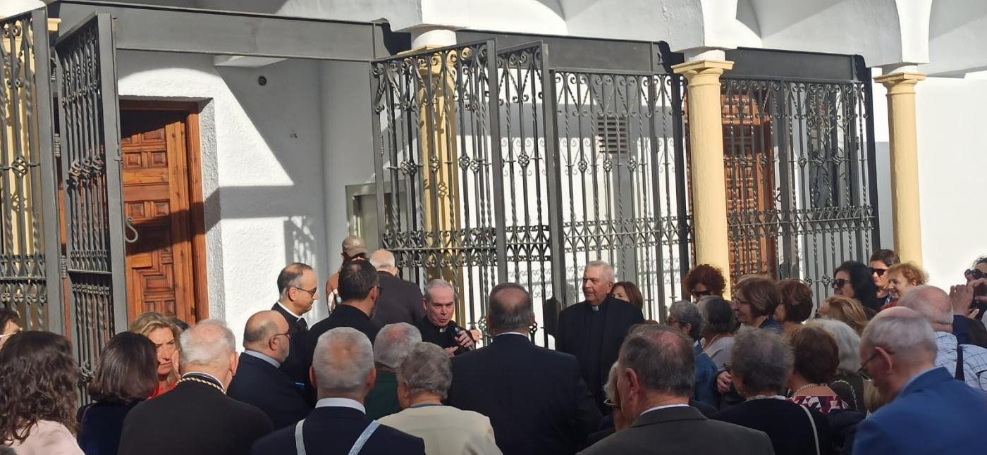 «La parroquia de Los Boliches le da su más cariñosa bienvenida»