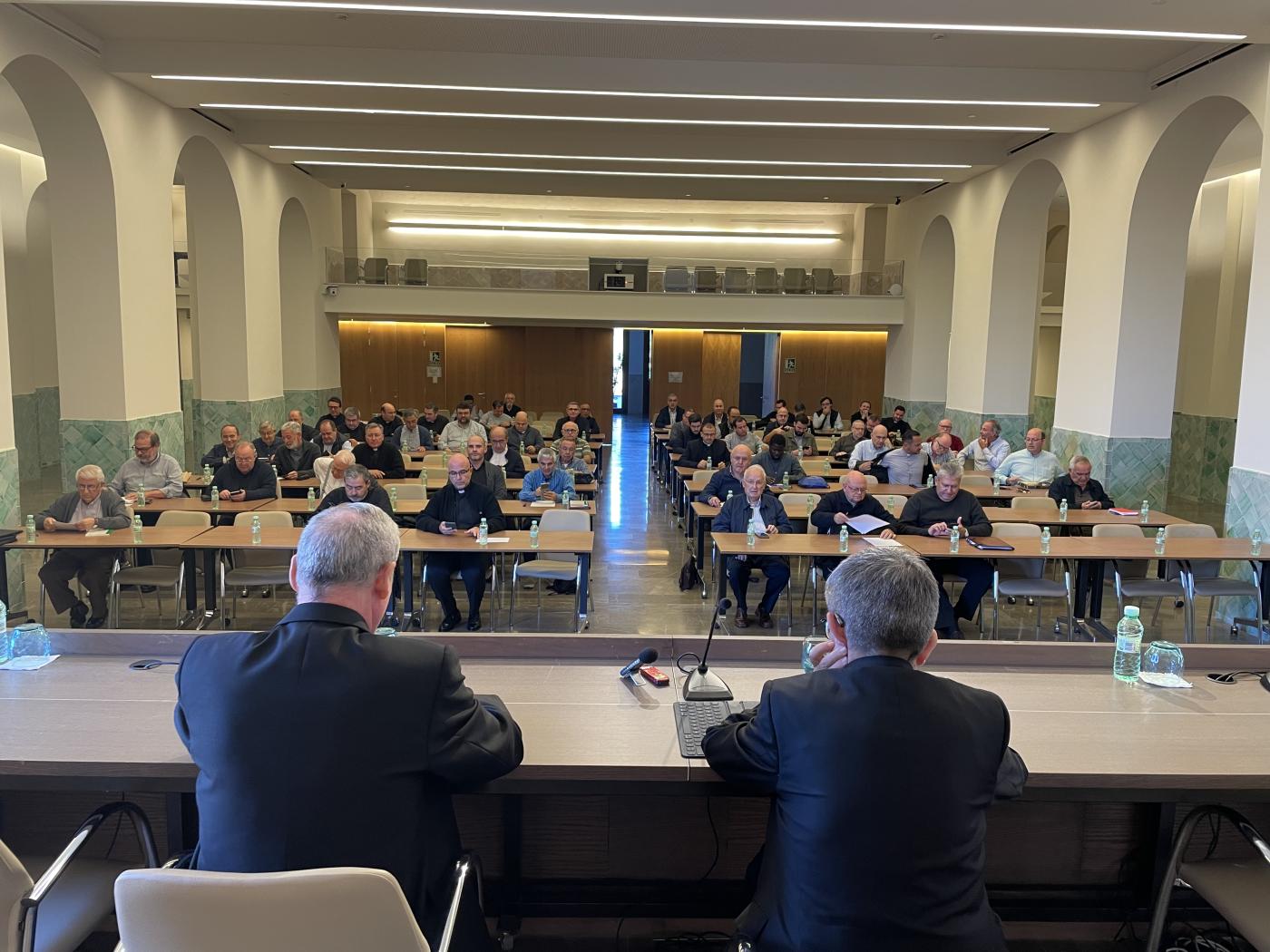 Mons. Argüello: «En el cambio de época se remueven los pilares de lo humano»