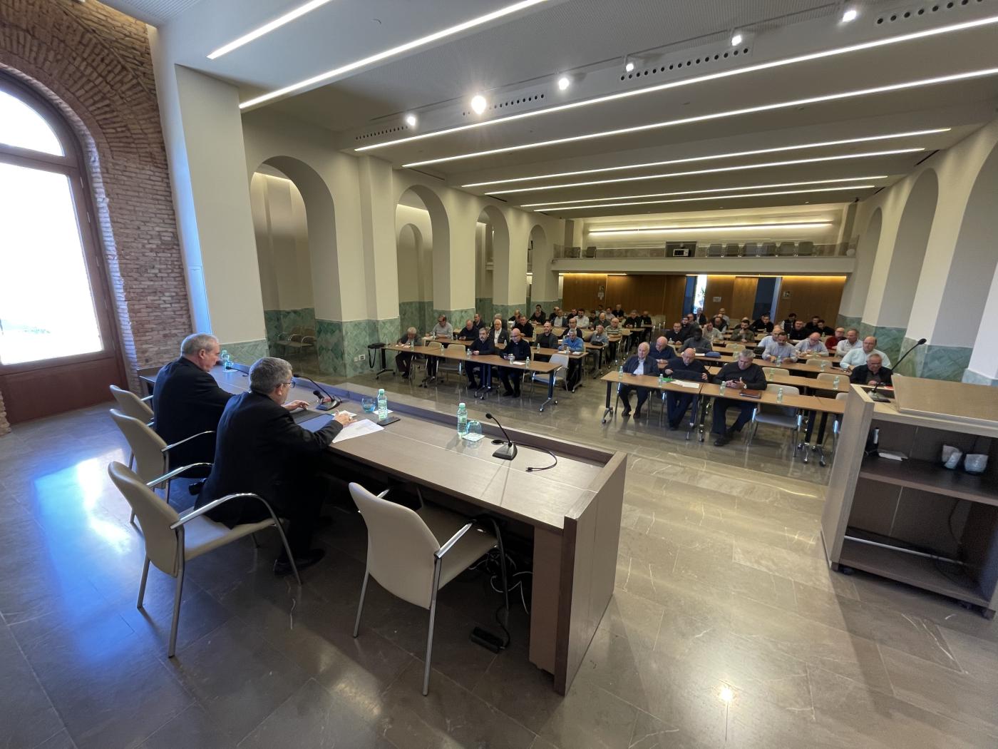 Mons. Argüello: «En el cambio de época se remueven los pilares de lo humano»