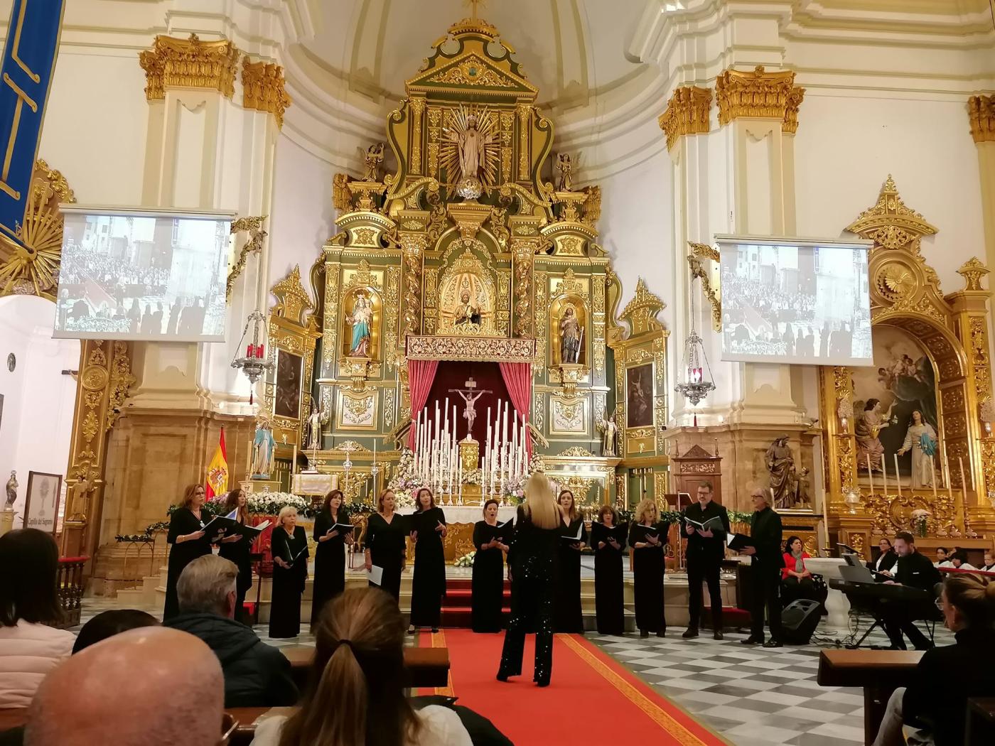 La parroquia de la Encarnación vibró con la iniciativa Marbella canta la fe