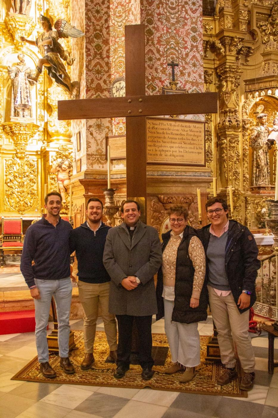 La Cruz de los Jóvenes peregrina por Antequera // SML