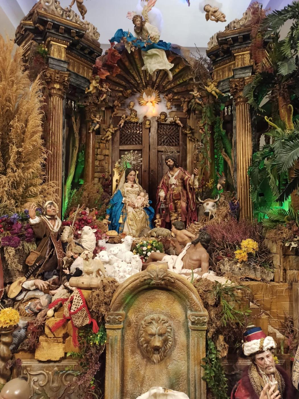 La parroquia de Fátima inaugura un Belén napolitano