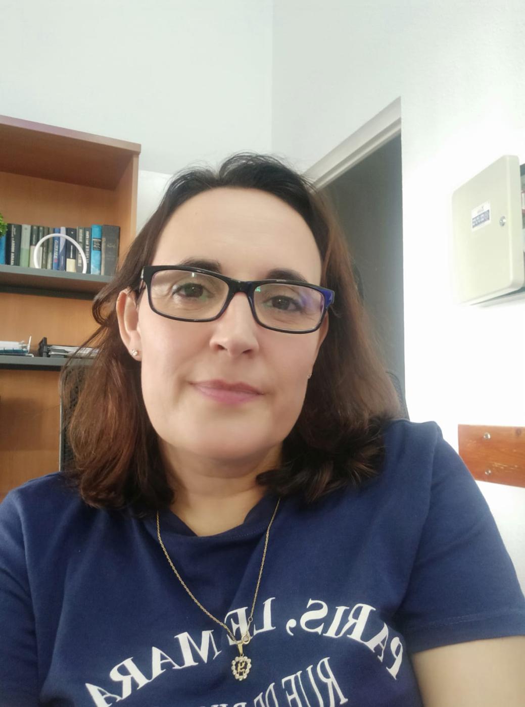 Yolanda Florido: «Mi misión es ofrecer un taller a las jóvenes que llegan al centro social para buscar trabajo»