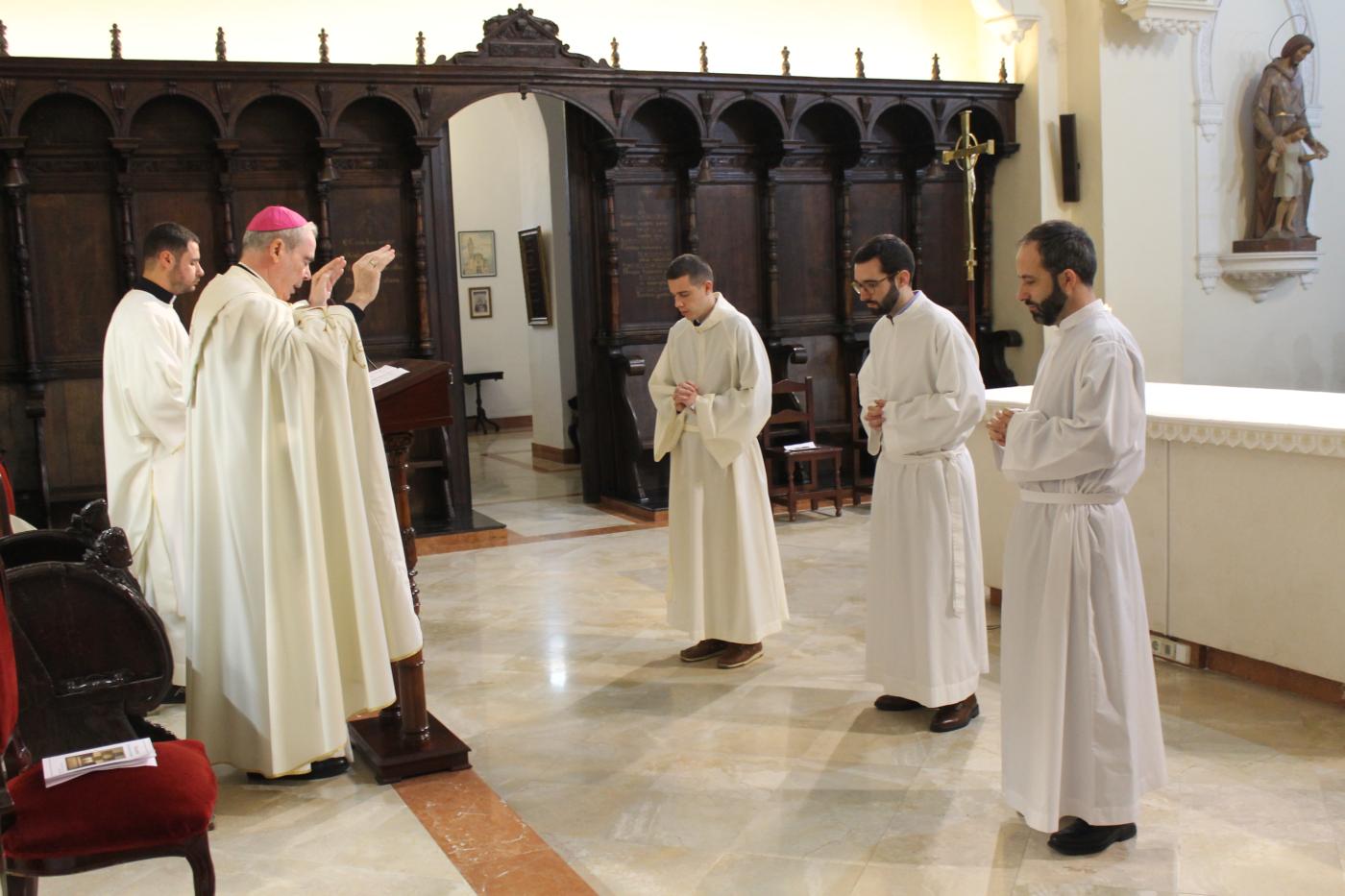 Seminario y clero se encuentran por la fiesta de san Sebastián y santo Tomás