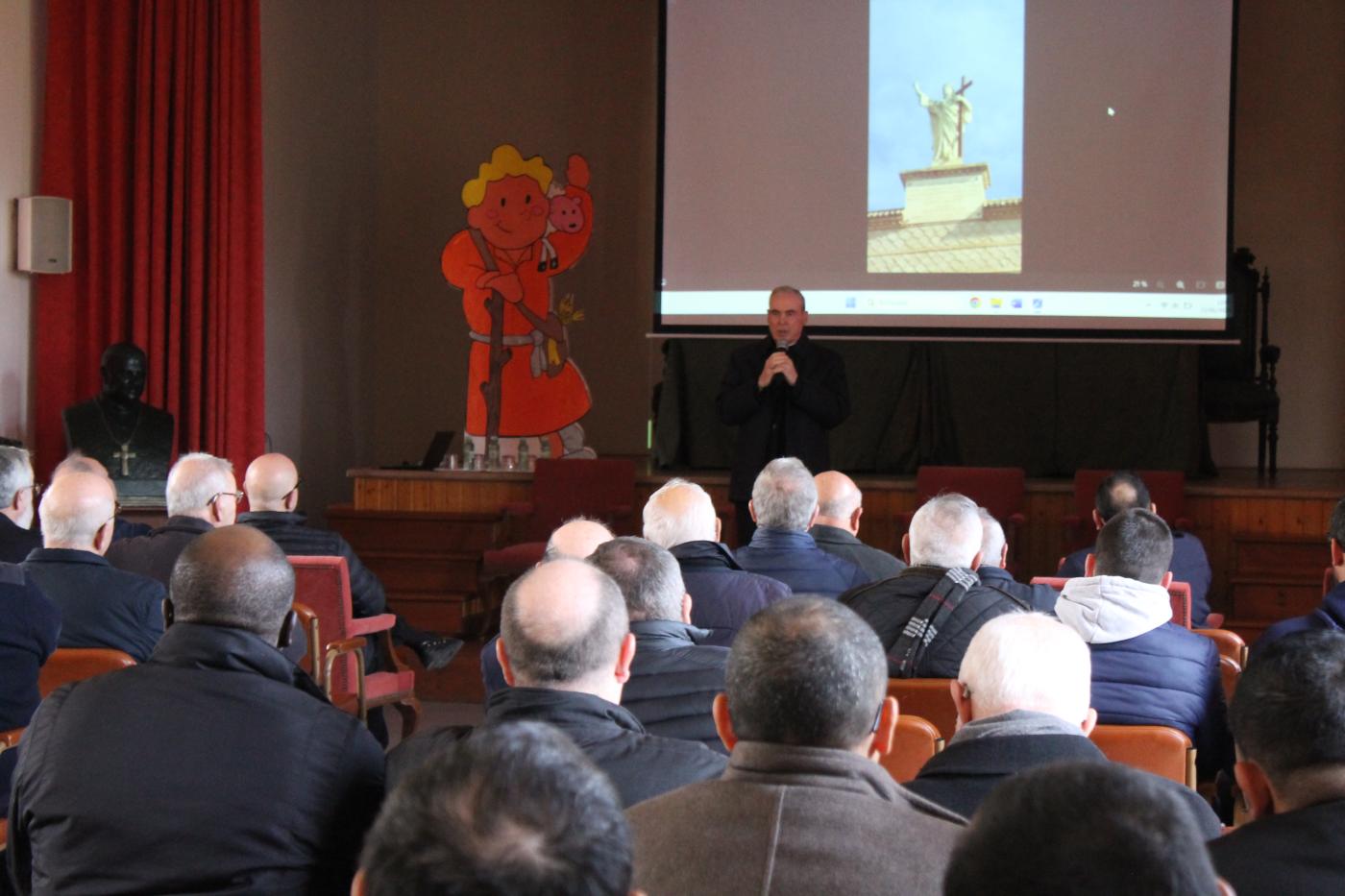 Seminario y clero se encuentran por la fiesta de san Sebastián y santo Tomás