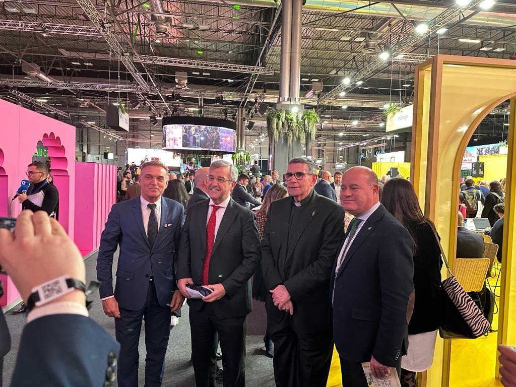 José A. Sánchez Herrera, con el alcalde de Málaga en FITUR