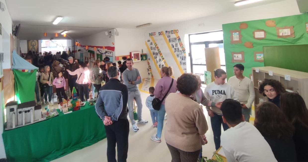 Alba Jiménez, profe de Reli, implica al Colegio Carazony y al pueblo de Coín en un procioso proyecto