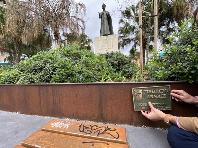 Traslado de la escultura del P. Arnaiz