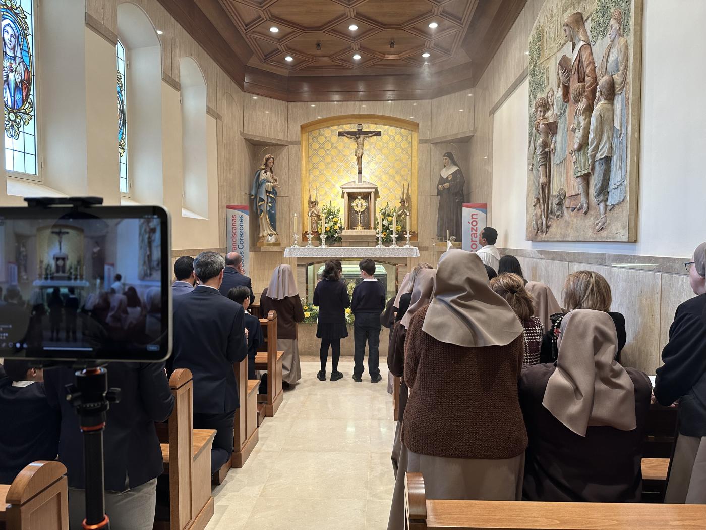 Las Hermanas Franciscanas de los Sagrados Corazones abren el 125 aniversario del Paso de Madre Carmen a la Vida Eterna