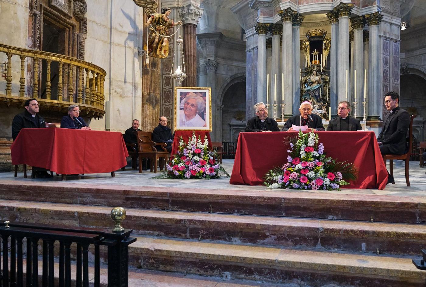 Sesión de apertura de la causa de beatificación de la madre Prado en la Catedral de Cádiz