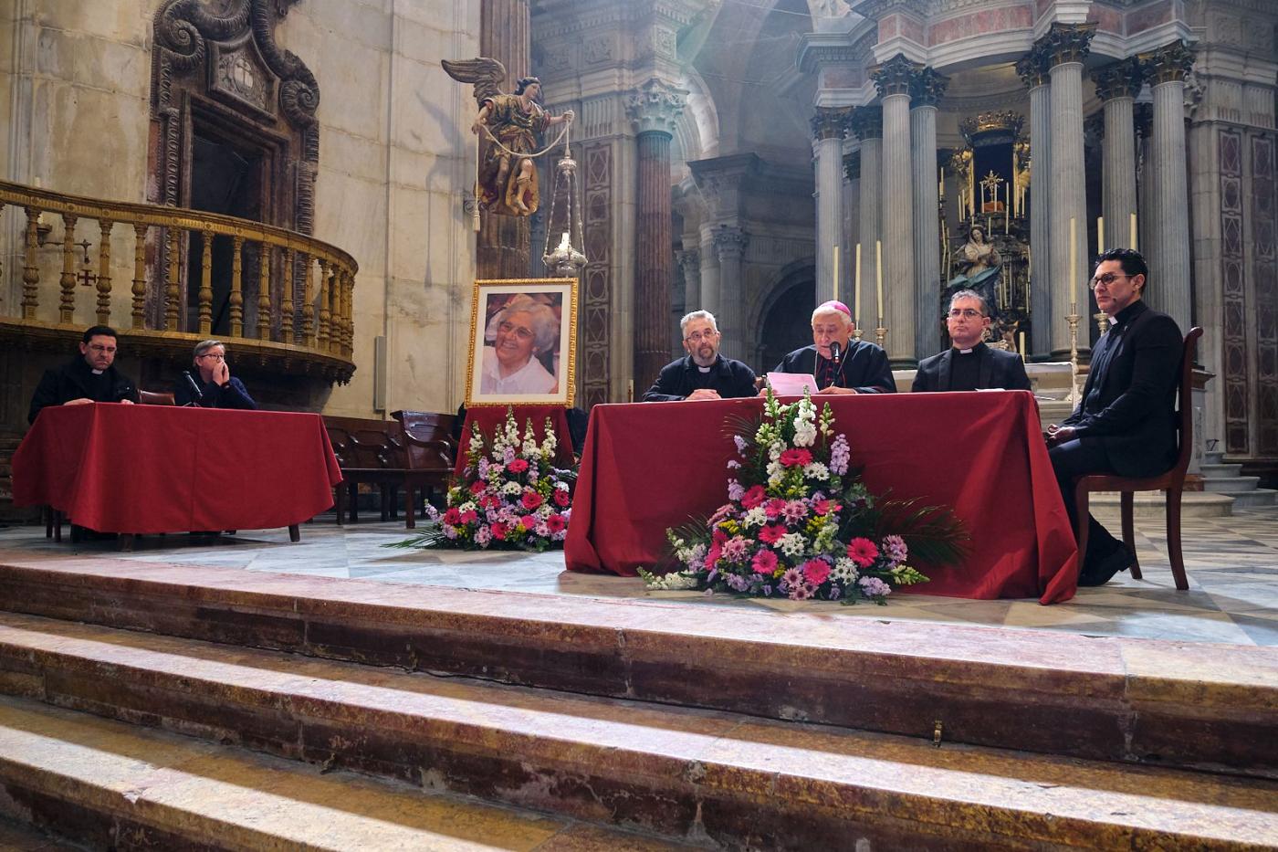Sesión de apertura de la causa de beatificación de la madre Prado en la Catedral de Cádiz
