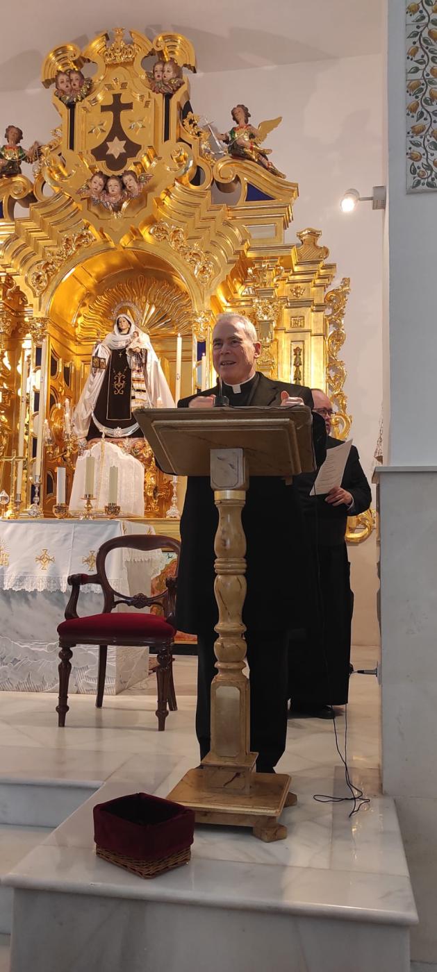 «Nuestra pequeña iglesia es un mar sin orillas en el que muchos se paran para venerar a Ntra. Sra. del Carmen»