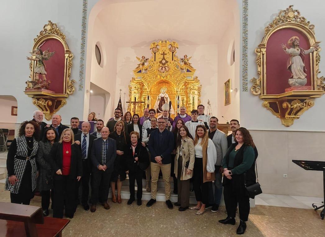 «Nuestra pequeña iglesia es un mar sin orillas en el que muchos se paran para venerar a Ntra. Sra. del Carmen»