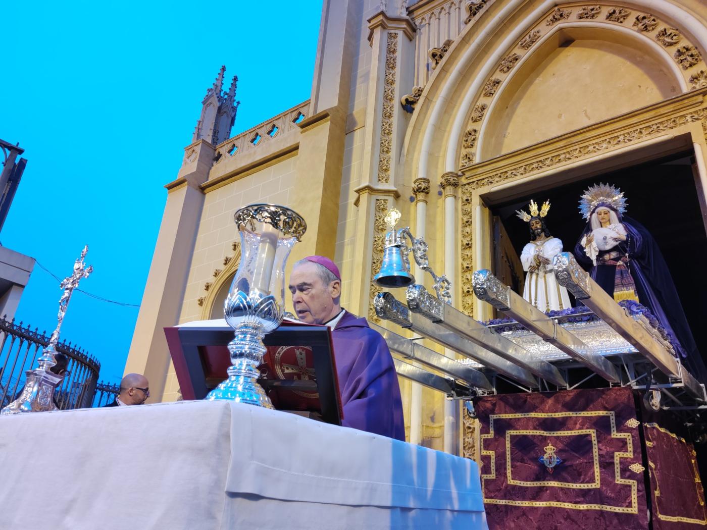 Mons. Catalá en la Misa del Alba: «Sigamos el ejemplo y los pasos de Jesús Cautivo»