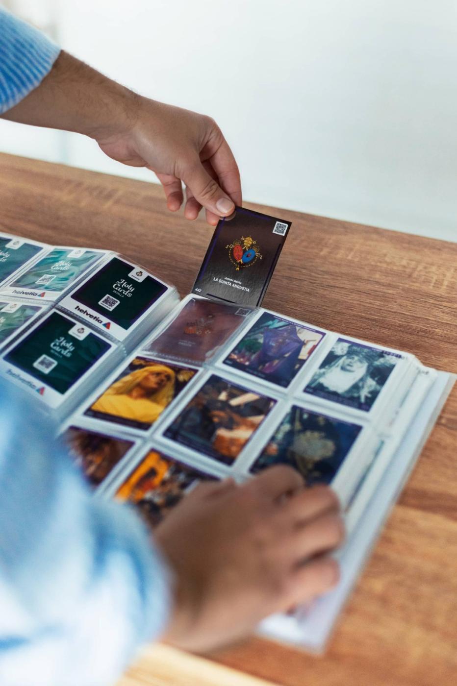 La Semana Santa a través de las Holy Cards