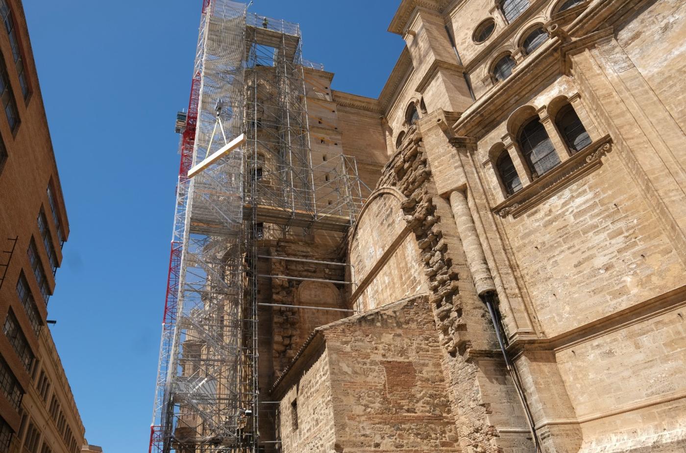 Galería de imágenes del acto de la primera viga del tejado de la Catedral