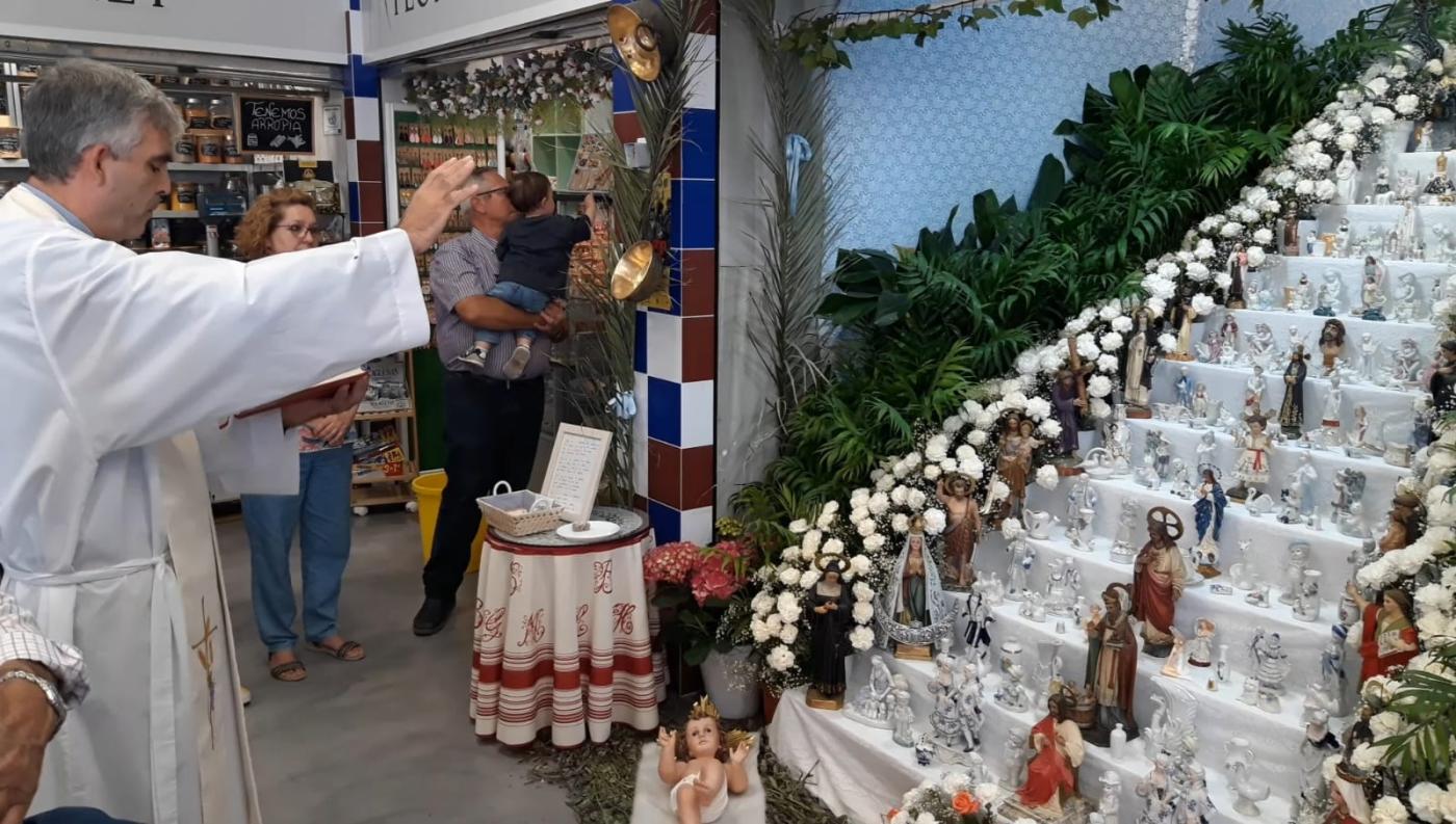 Málaga se viste de color con las cruces de mayo