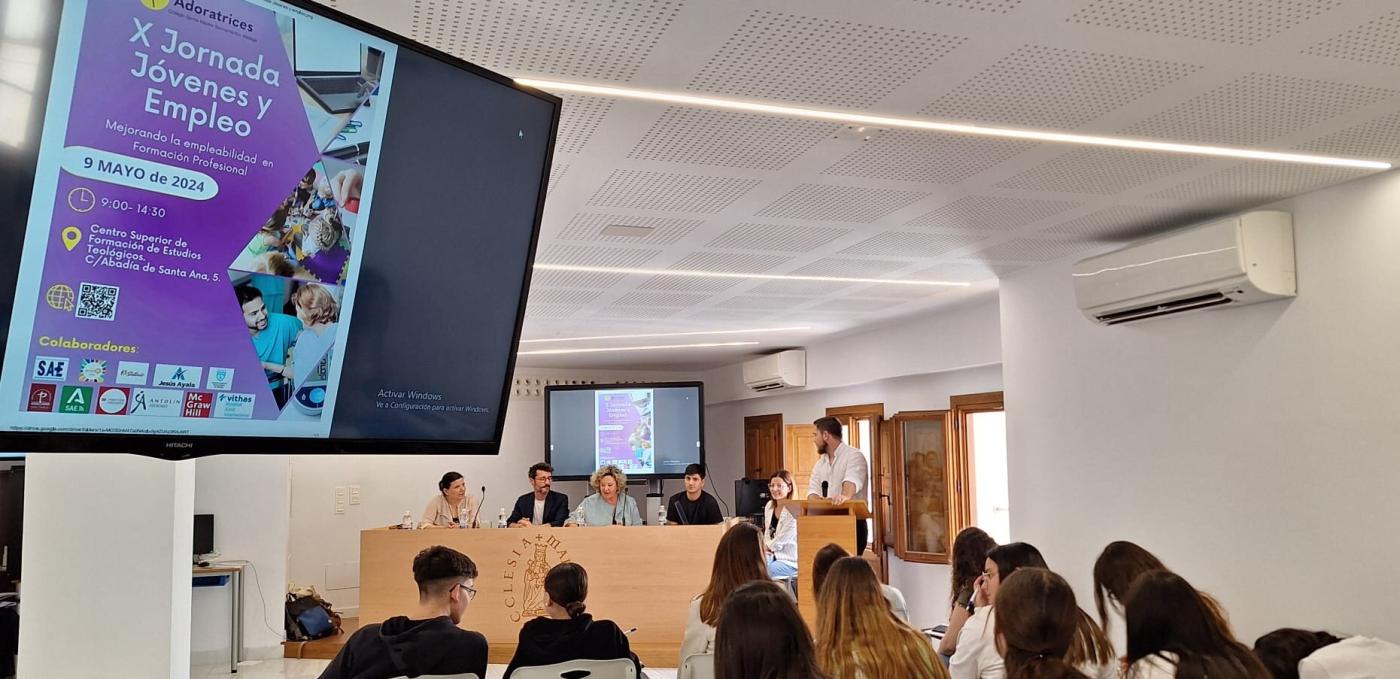 Las Adoratrices acercan el empleo a los jóvenes