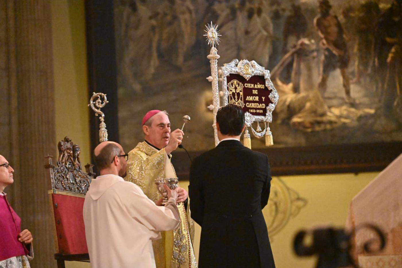 Primer centenario fundacional de la Real Cofradía del Santísimo Cristo del Amor y Nuestra Señora de la Caridad (Catedral-Málaga)