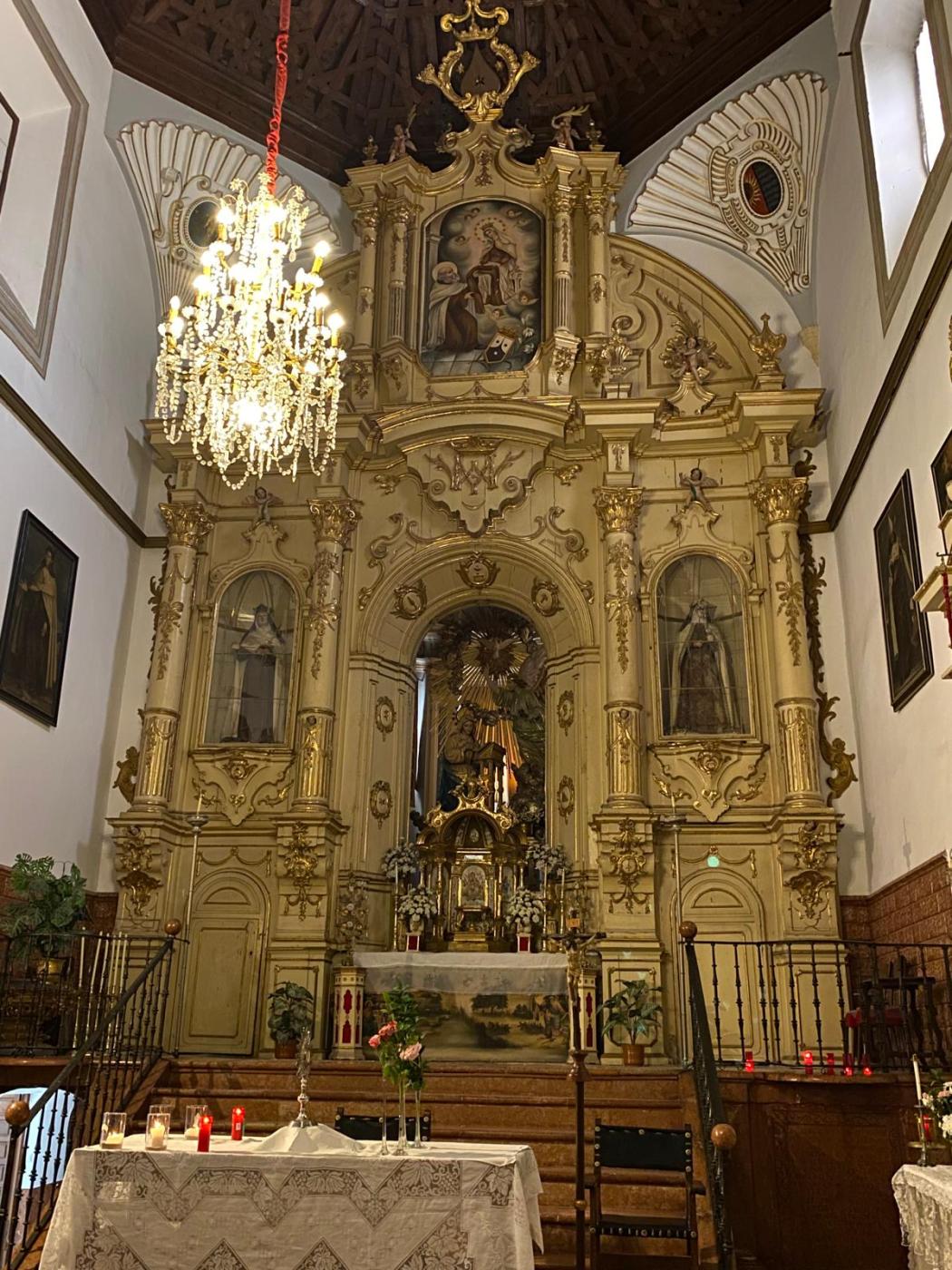 El Niño Jesús llora y san José lo lleva de su mano