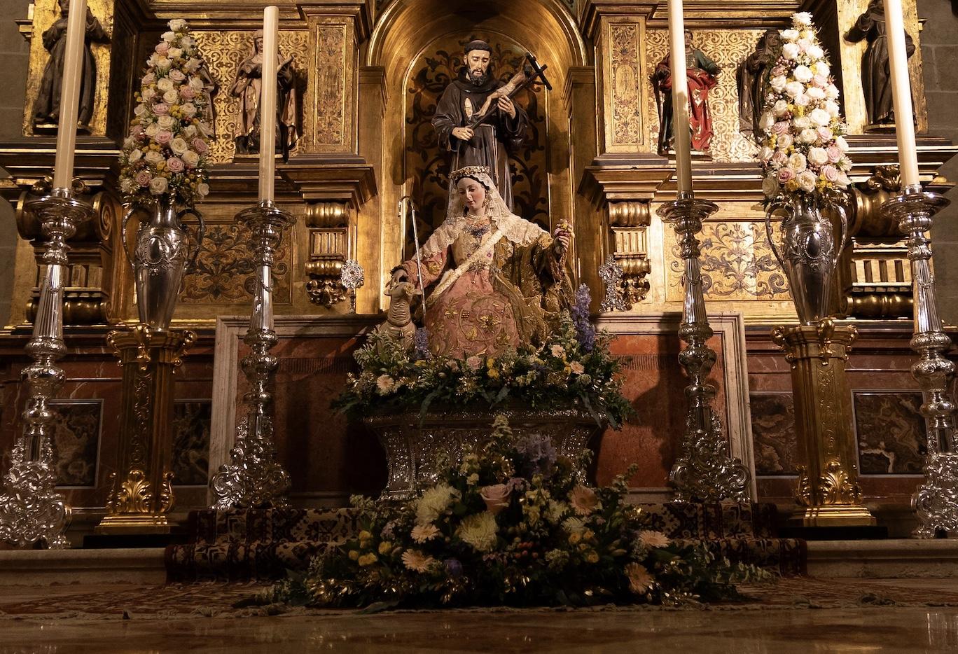 La parroquia de La Divina Pastora celebra la coronación canónica de su titular con una Misa de acción de gracias