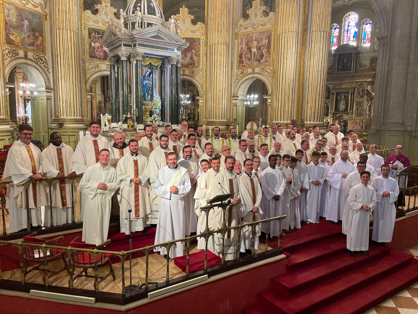 «Acérquense los que van a ser ordenados diáconos»