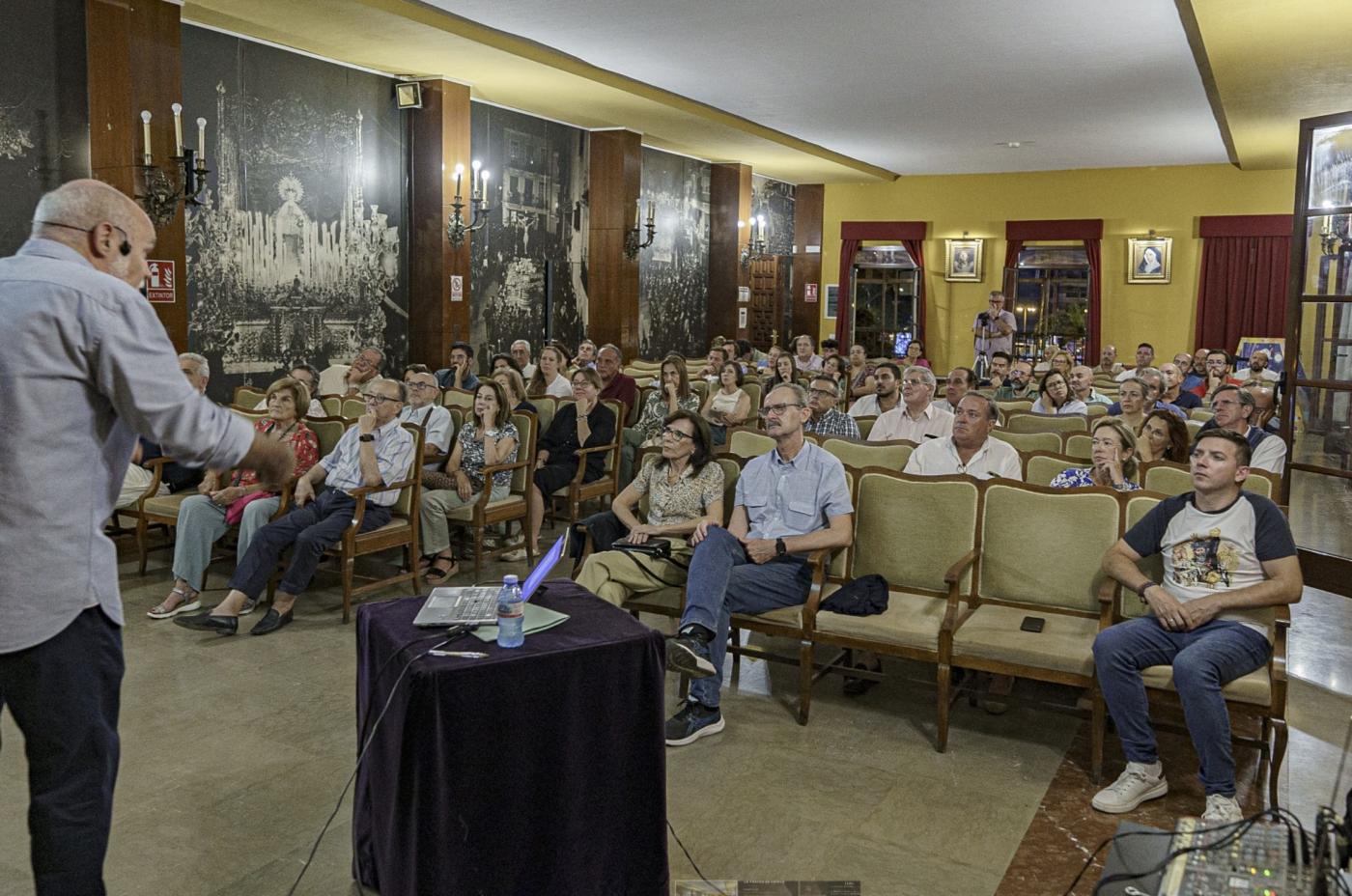 Encuentros con la Pasión de Cristo, en la cofradía de la Expiración