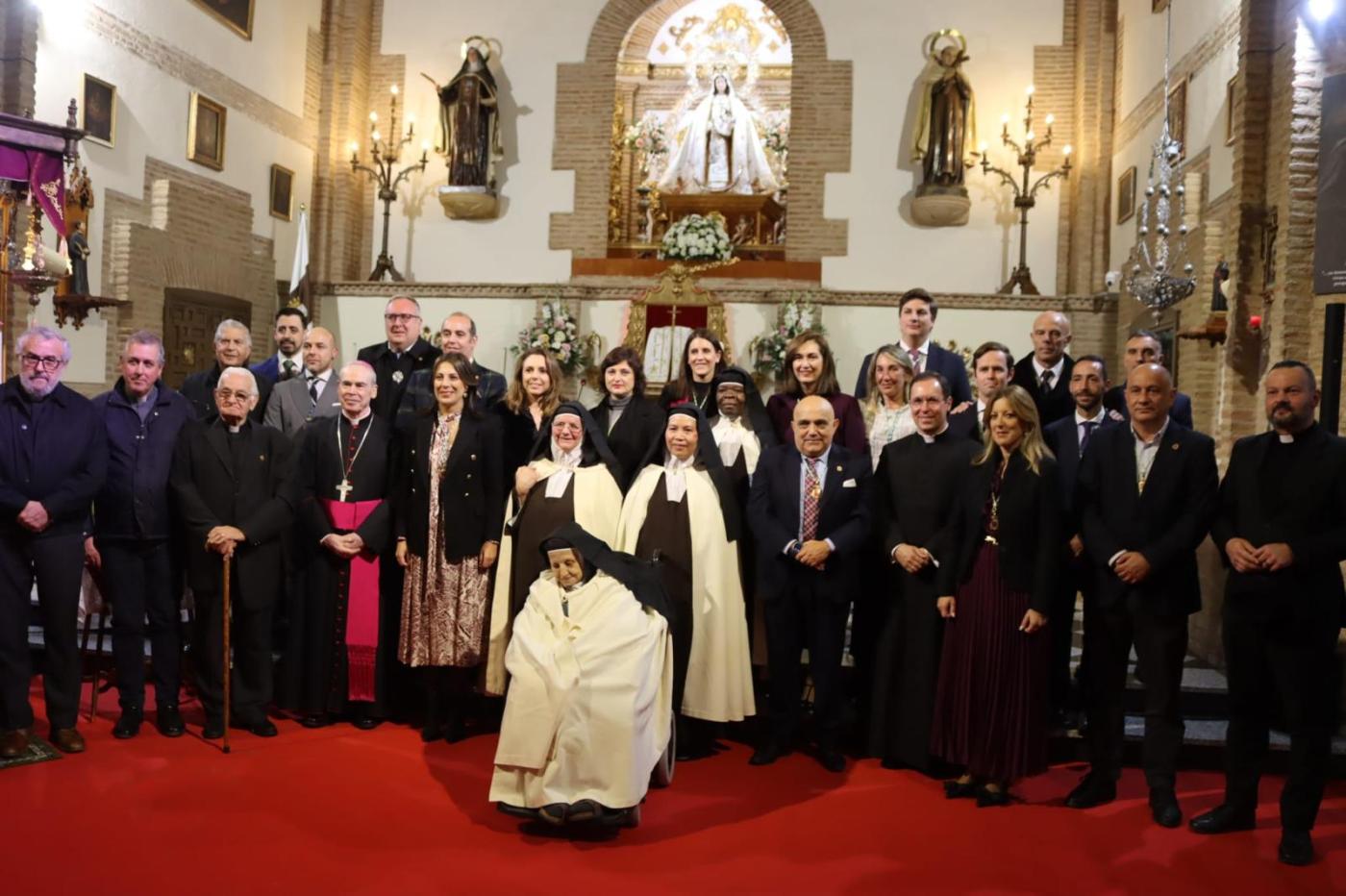 Entrega de la medalla de la Ciudad de Ronda a las Carmelitas Descalzas. FOTO: AYUNTAMIENTO DE RONDA