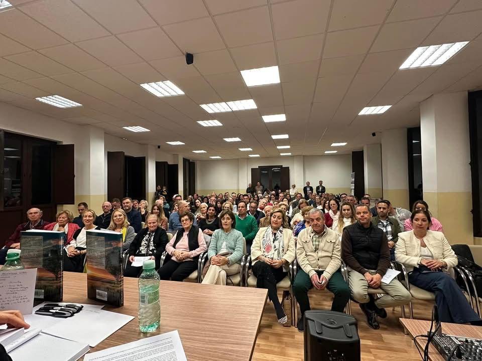 Momento de la presentación del segundo libro de José López Solórzano