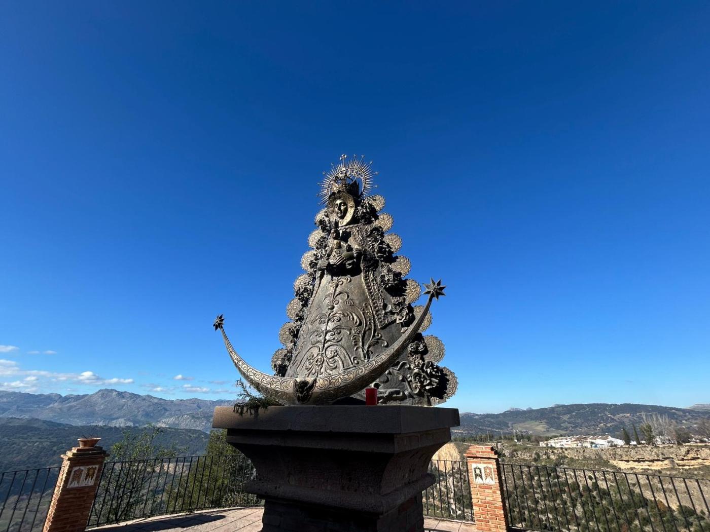 El monumento a la Virgen del Rocío de Ronda cumple 20 años