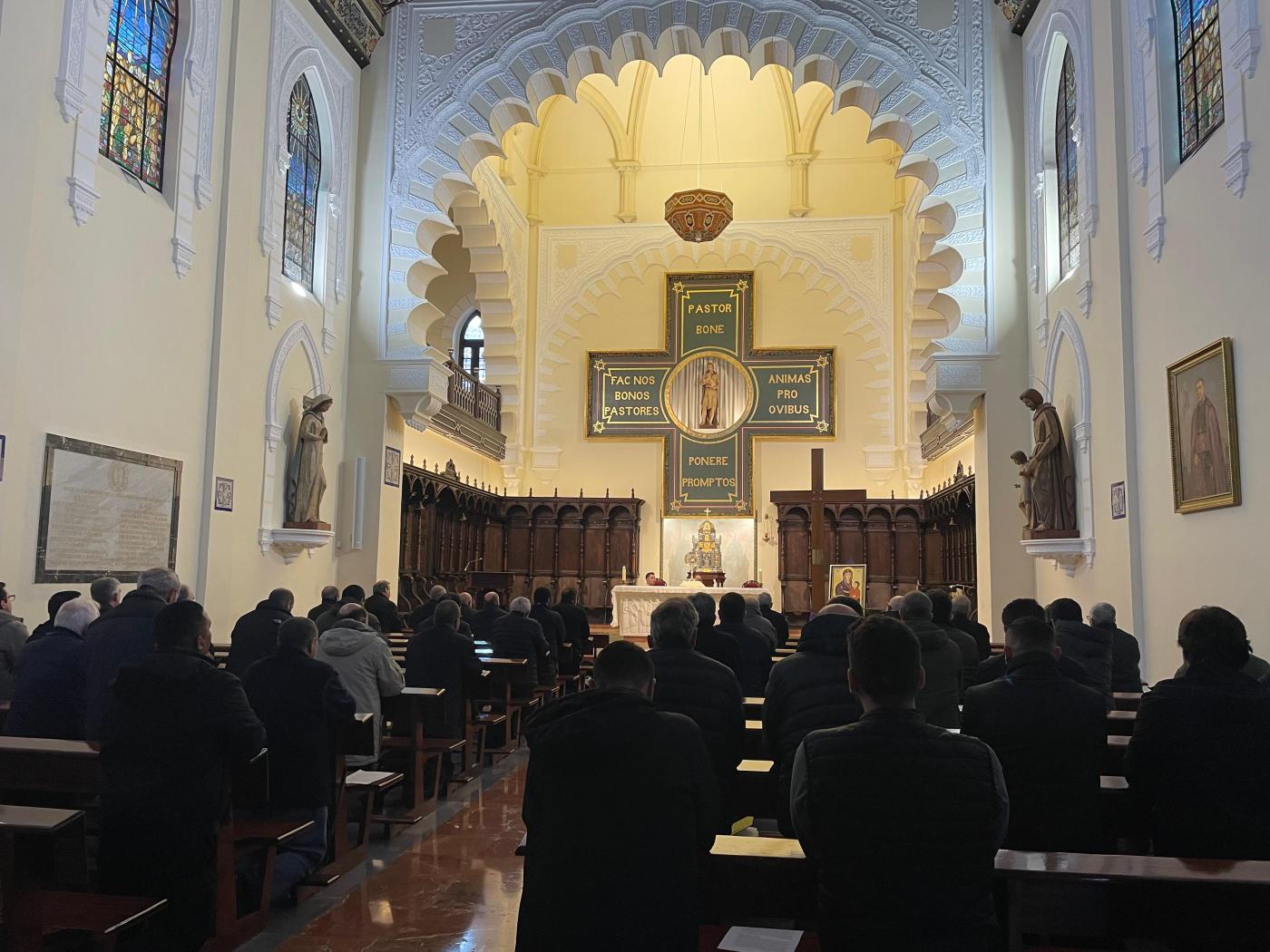 Exposición del Santísimo en el retiro de Cuaresma para el clero // E. LLAMAS
