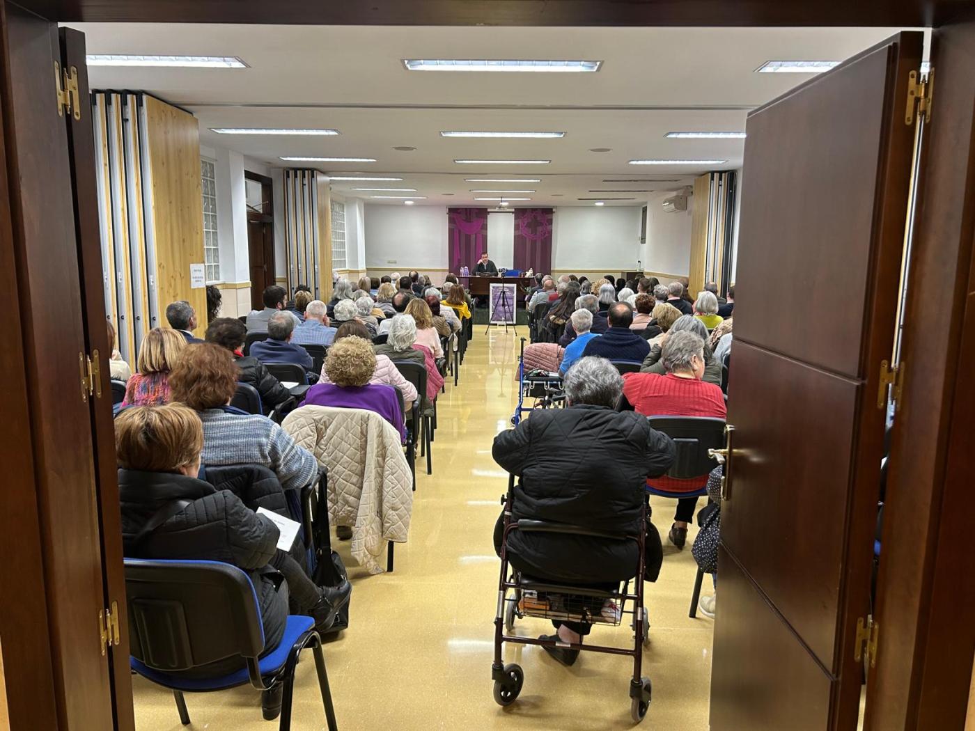 VÍDEOS. Charlas cuaresmales en la parroquia de la Amargura