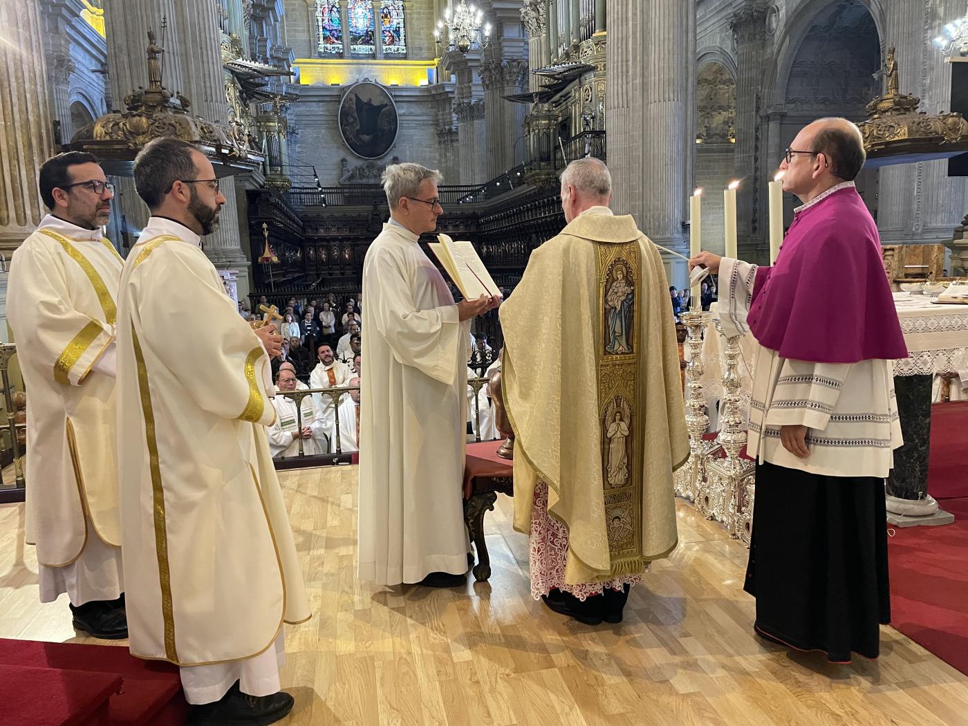 «Los sacerdotes estamos también necesitados del perdón y de la misericordia de Dios»