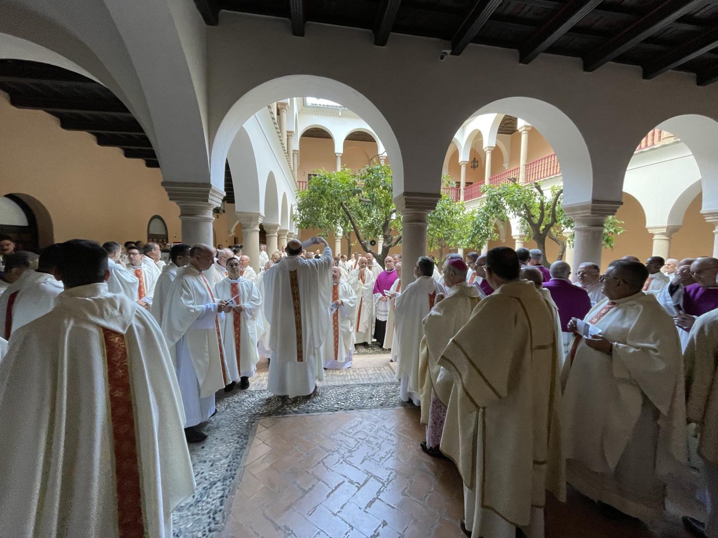 «Los sacerdotes estamos también necesitados del perdón y de la misericordia de Dios»