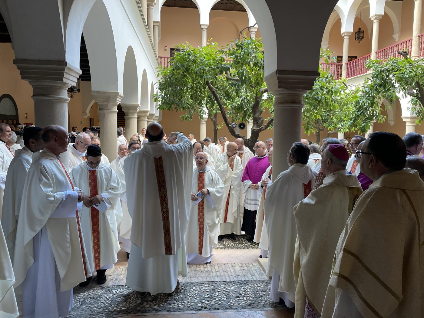 «Los sacerdotes estamos también necesitados del perdón y de la misericordia de Dios»