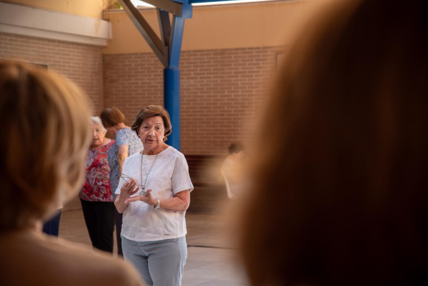 Visita a la parroquia de la Amargura de la Línea 105